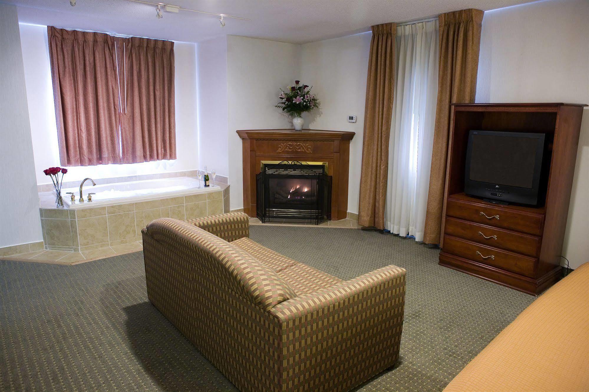 Host Inn An All Suites Hotel Wilkes-Barre Exterior foto